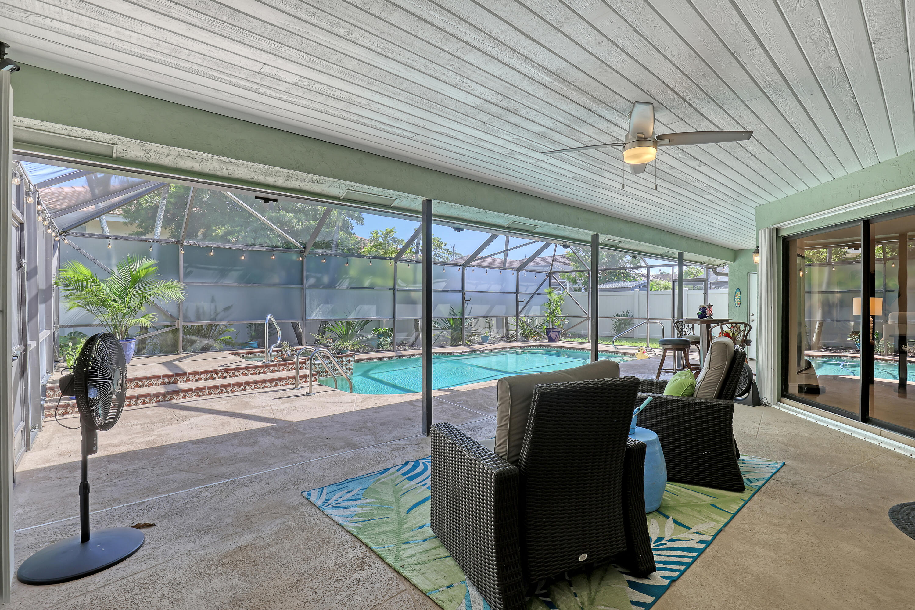 SUGAR POND MANOR OF WELLINGTON - Residential