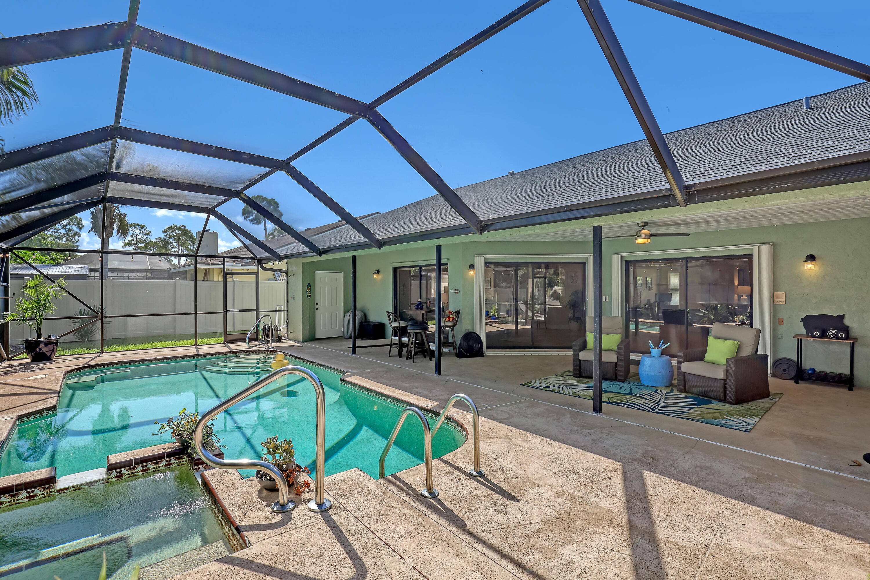 SUGAR POND MANOR OF WELLINGTON - Residential