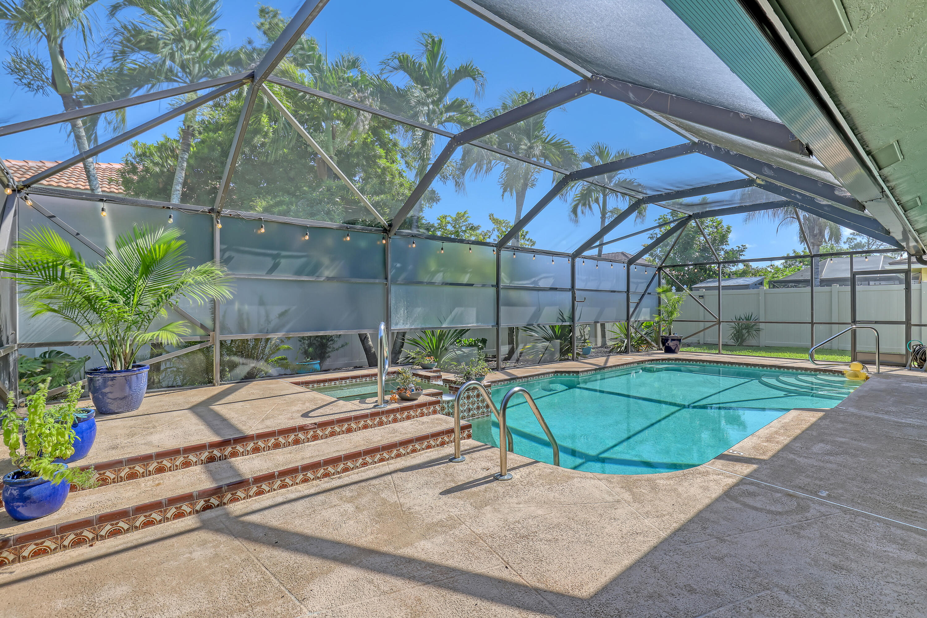 SUGAR POND MANOR OF WELLINGTON - Residential