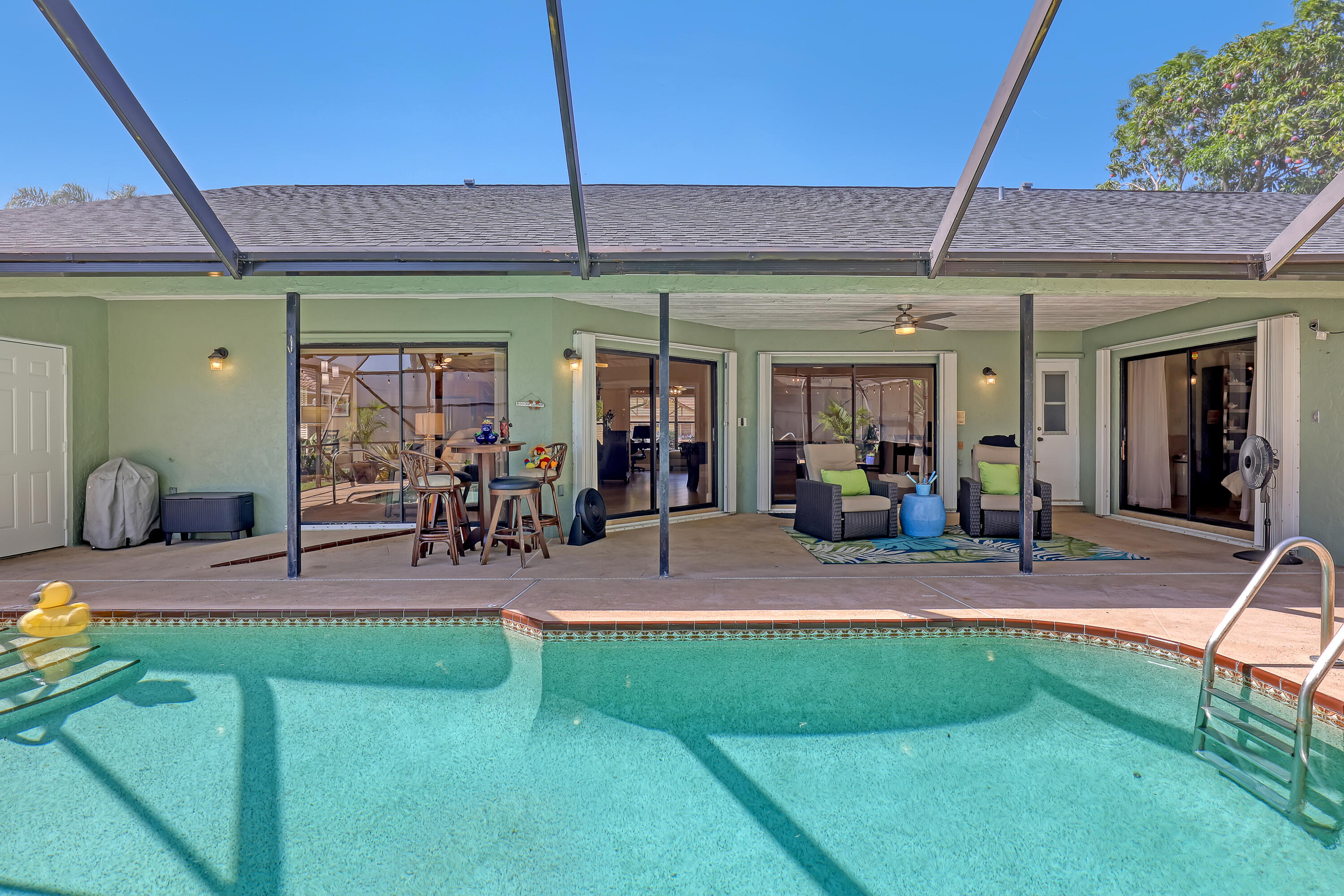 SUGAR POND MANOR OF WELLINGTON - Residential