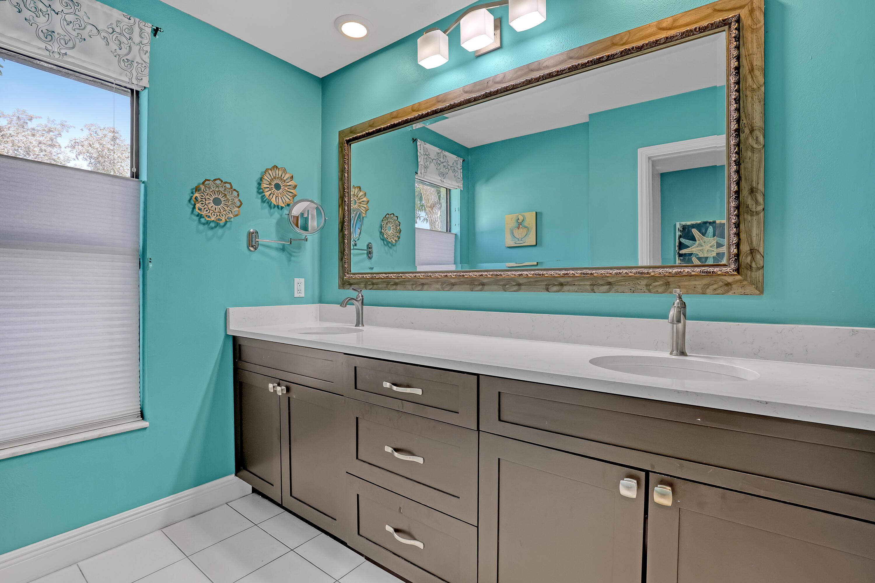 SUGAR POND MANOR OF WELLINGTON - Residential