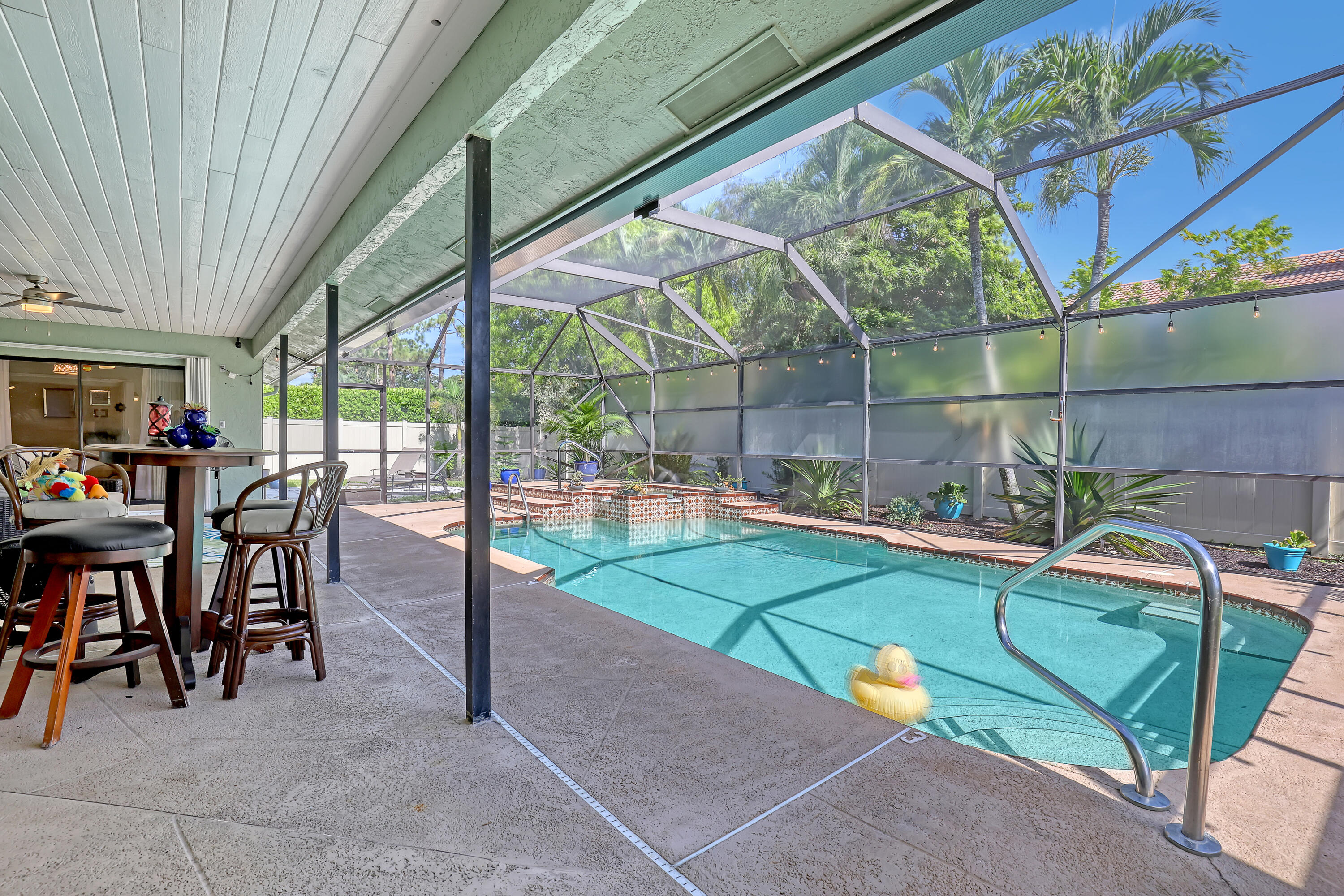 SUGAR POND MANOR OF WELLINGTON - Residential