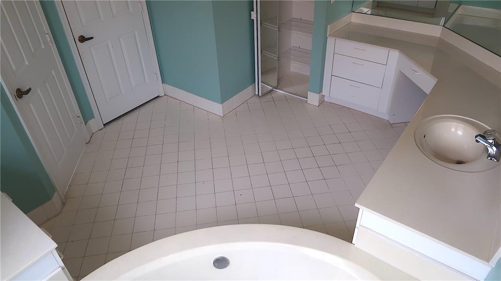 Kensington 146-39 B - Residential
