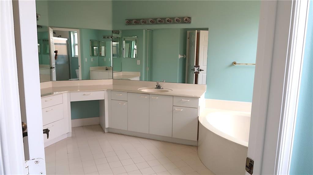 Kensington 146-39 B - Residential