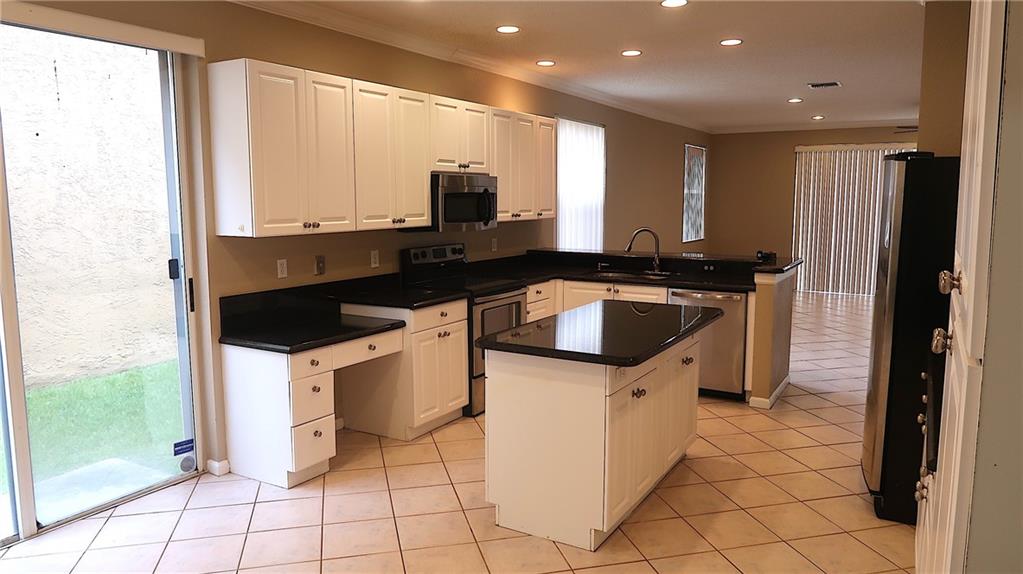 Kensington 146-39 B - Residential
