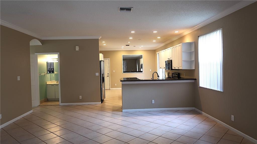Kensington 146-39 B - Residential