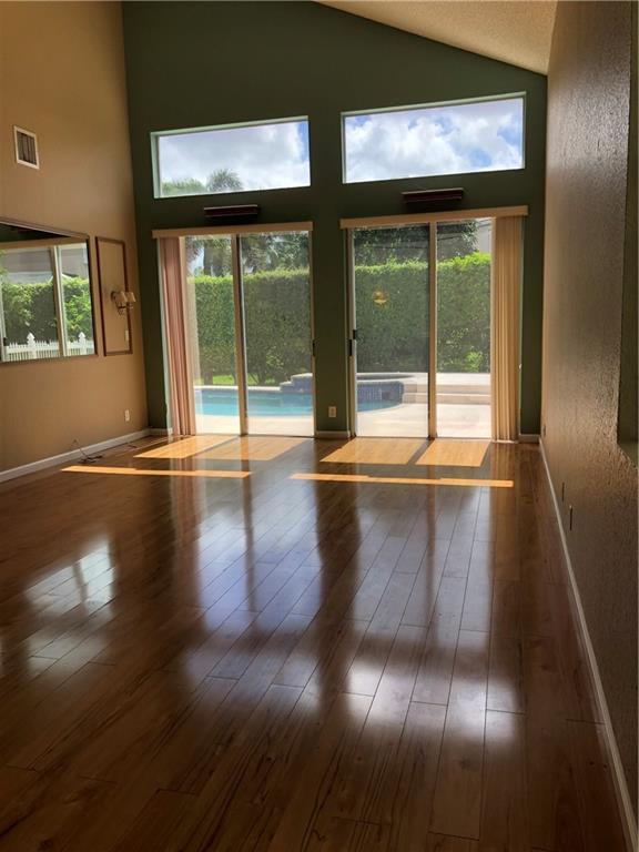 Kensington 146-39 B - Residential