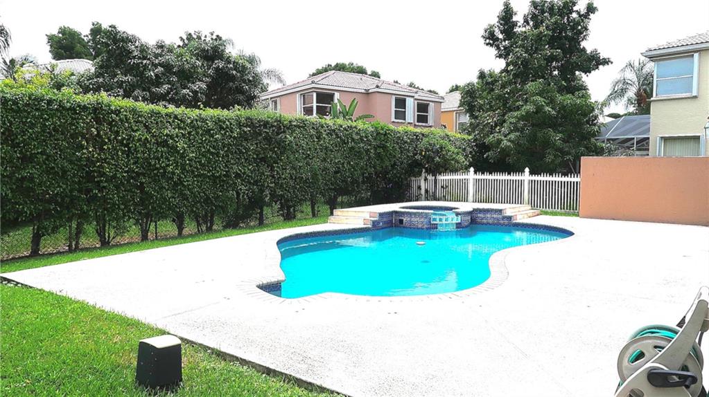 Kensington 146-39 B - Residential
