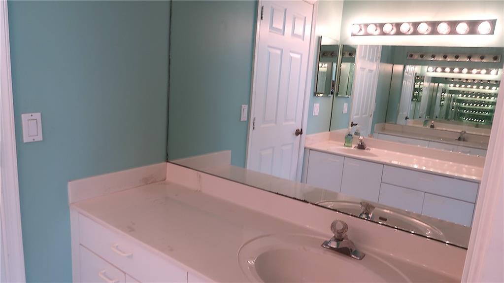 Kensington 146-39 B - Residential