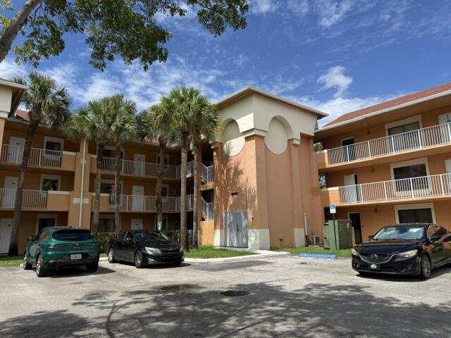 COURTYARDS AT DAVIE CONDO - Residential