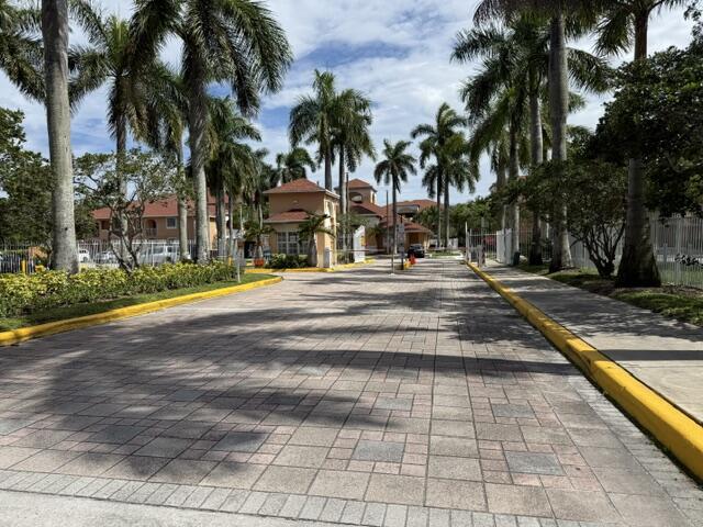 COURTYARDS AT DAVIE CONDO - Residential