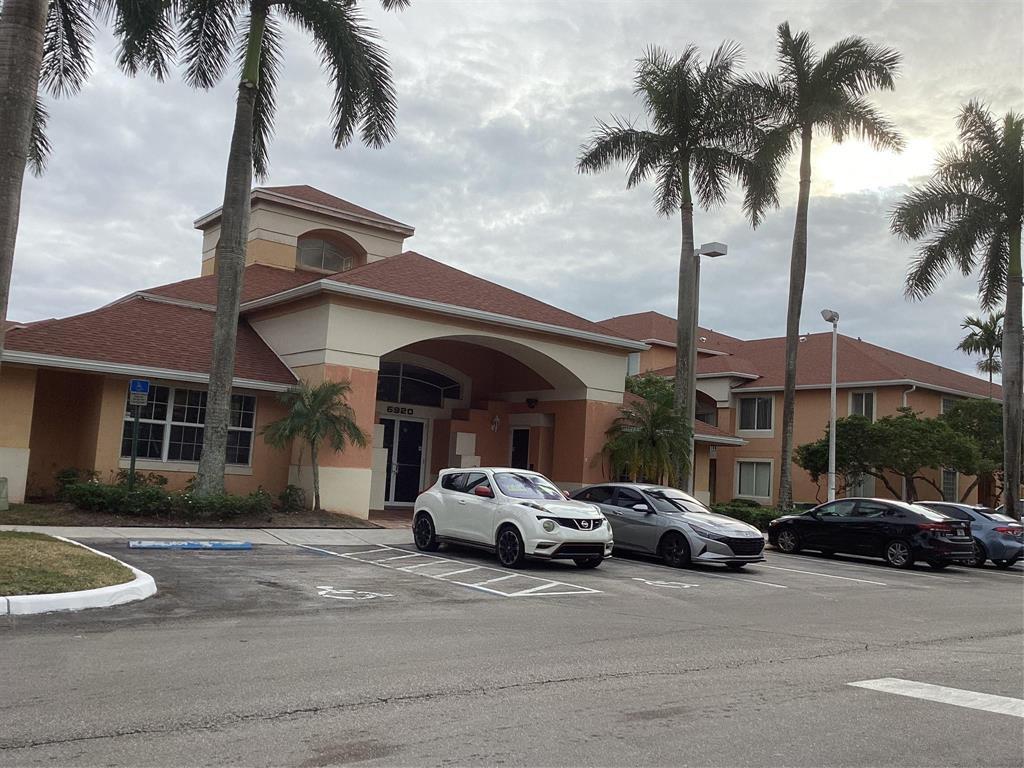 COURTYARDS AT DAVIE CONDO - Residential