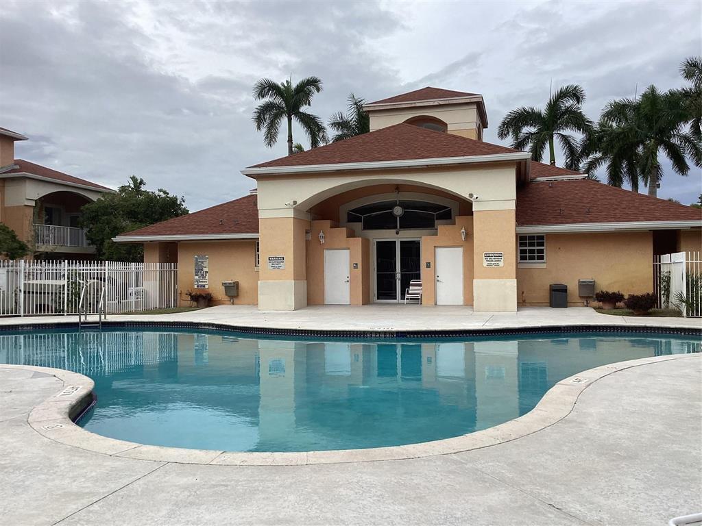 COURTYARDS AT DAVIE CONDO - Residential