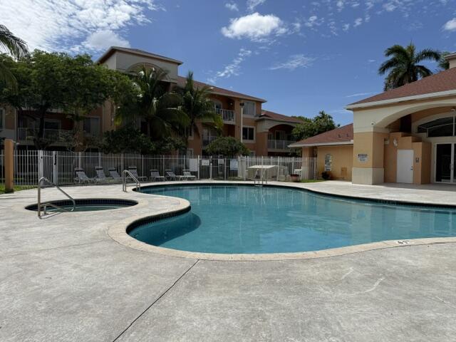 COURTYARDS AT DAVIE CONDO - Residential