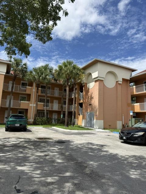 COURTYARDS AT DAVIE CONDO - Residential