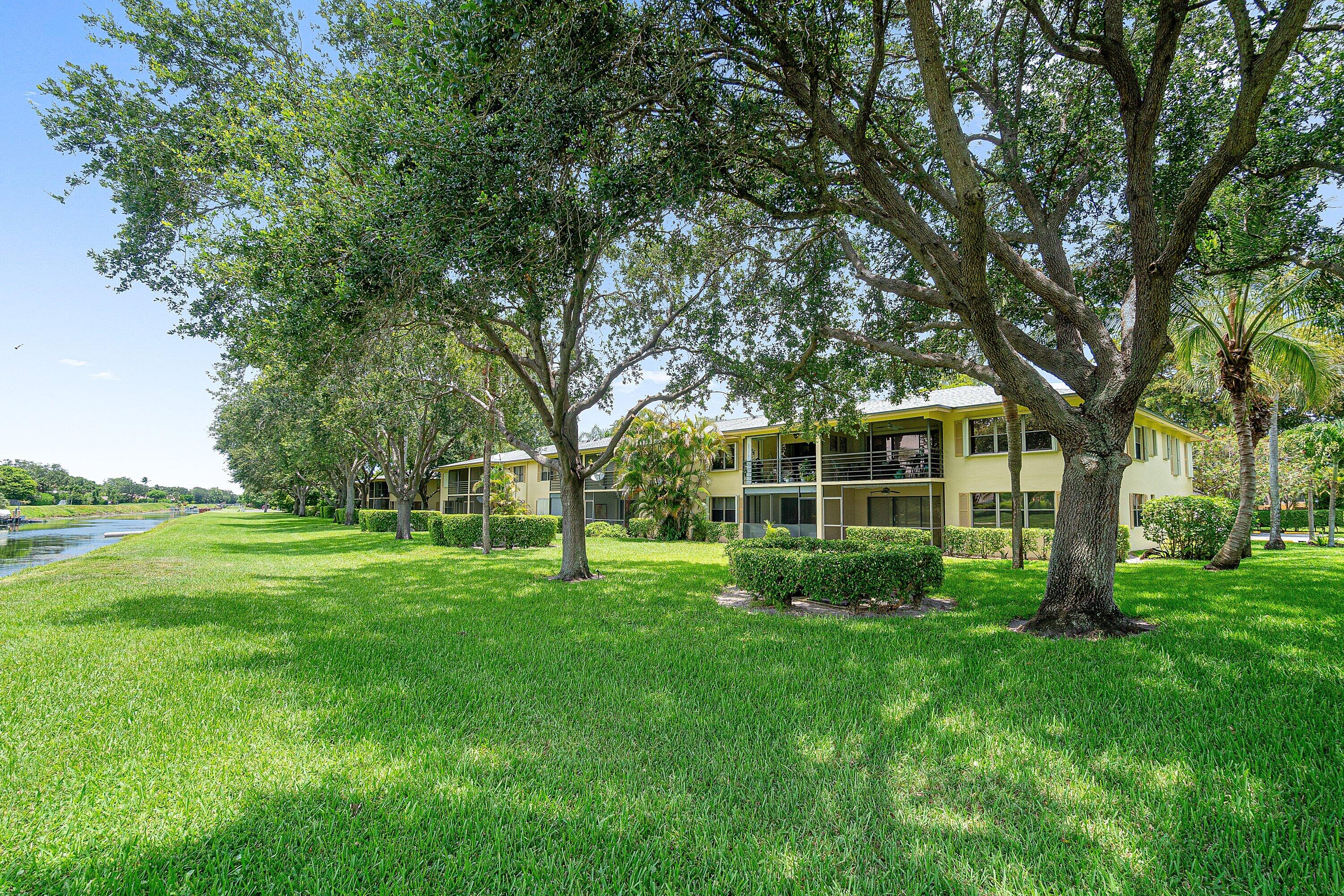 DELRAY OAKS WEST CONDO - Residential