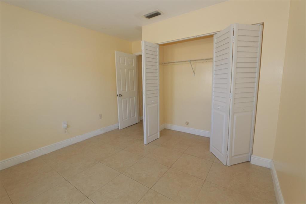 SUNRISE GOLF VILLAGE SEC 21 - Residential Lease
