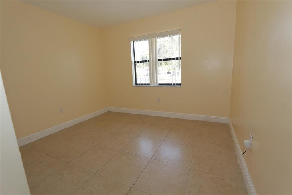 SUNRISE GOLF VILLAGE SEC 21 - Residential Lease