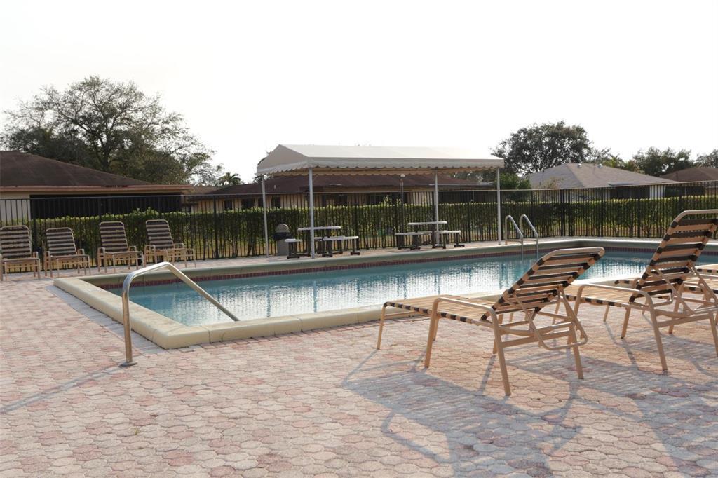 SUNRISE GOLF VILLAGE SEC 21 - Residential Lease