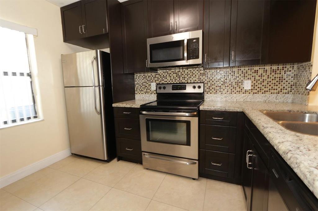 SUNRISE GOLF VILLAGE SEC 21 - Residential Lease