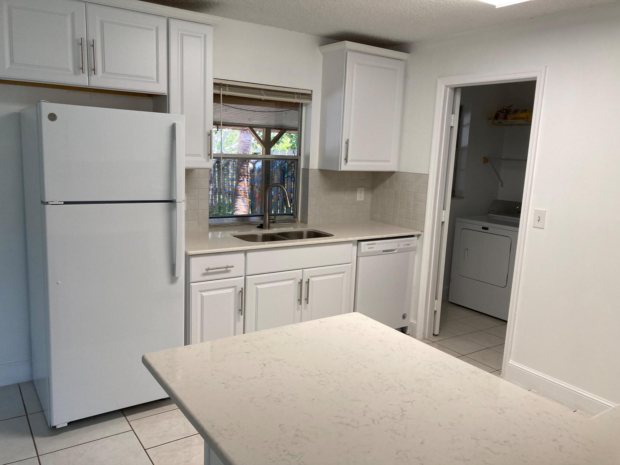 HOBE PINES - Residential Lease