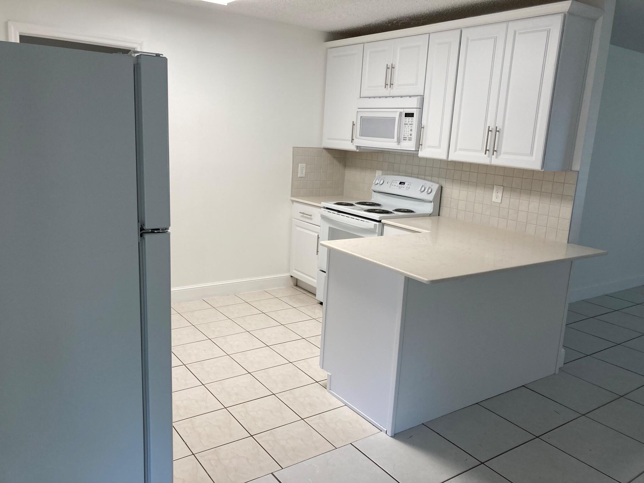 HOBE PINES - Residential Lease