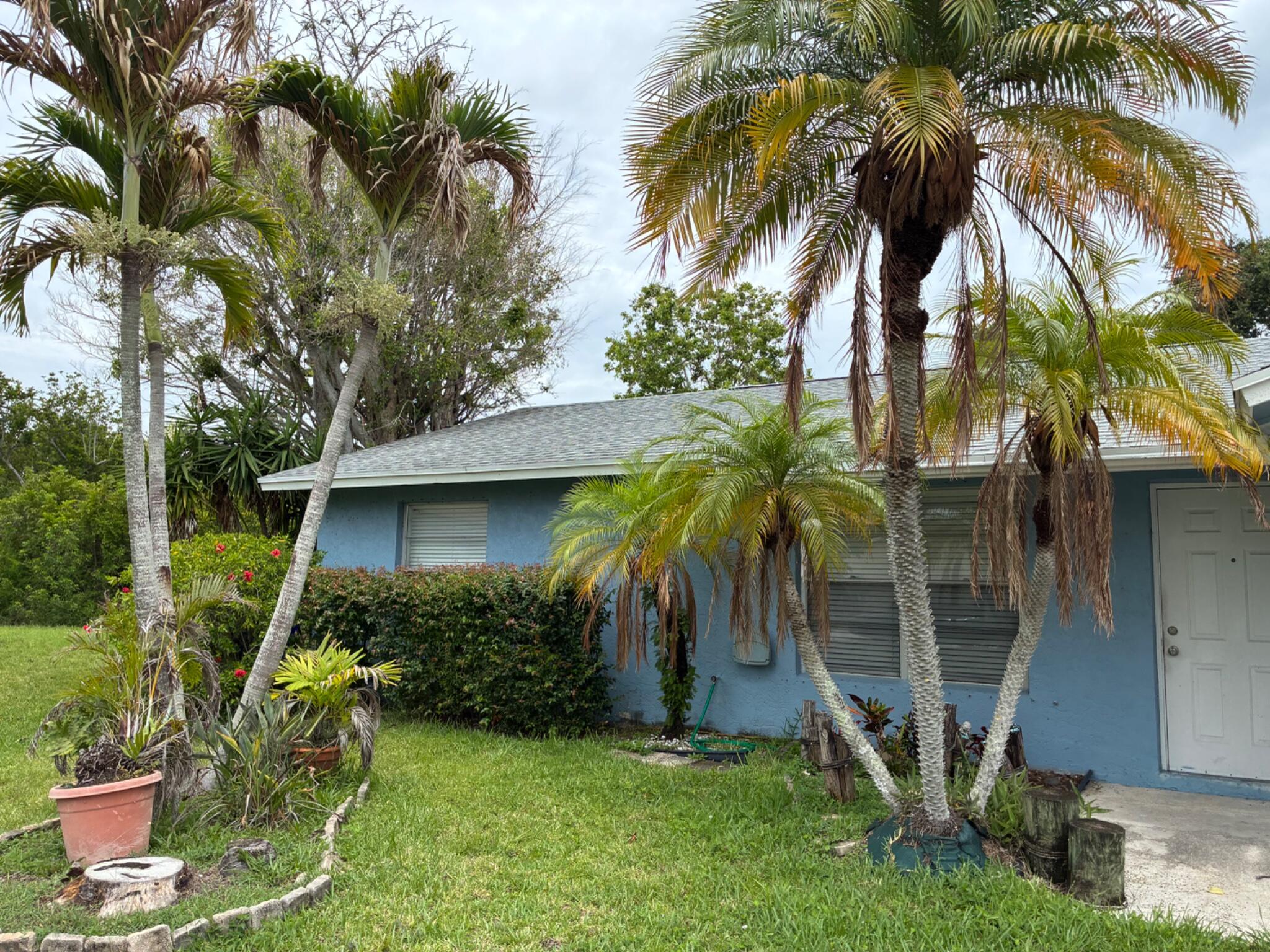 HOBE PINES - Residential Lease