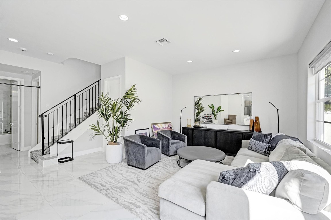 FOREST VIEW ESTATES - Residential Lease