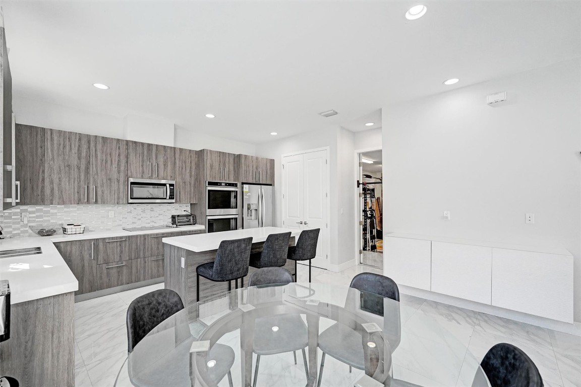 FOREST VIEW ESTATES - Residential Lease