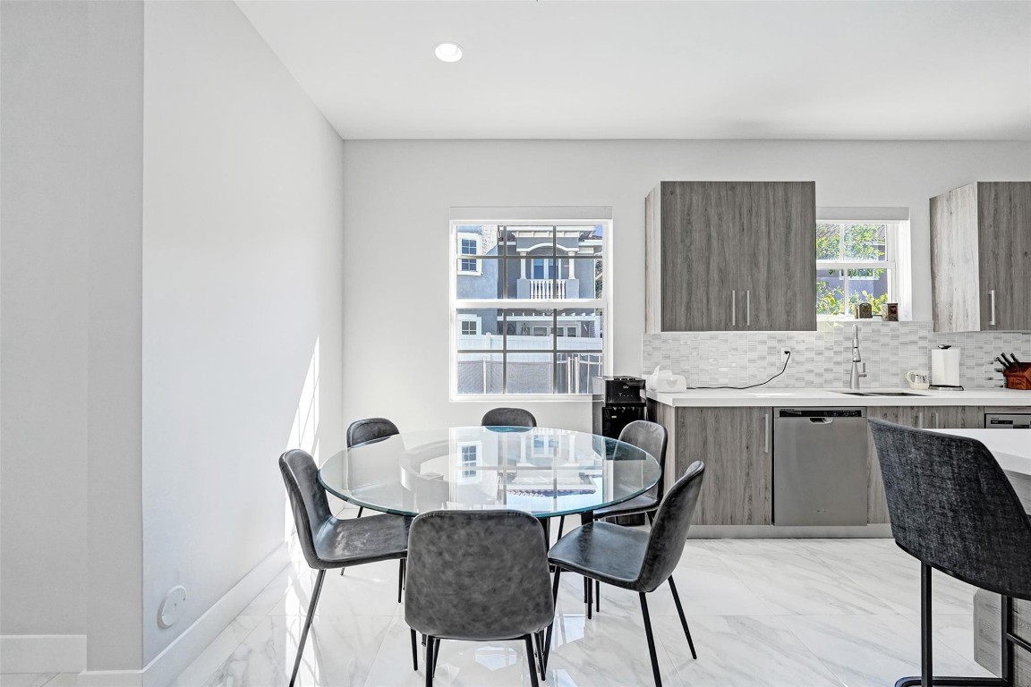 FOREST VIEW ESTATES - Residential Lease