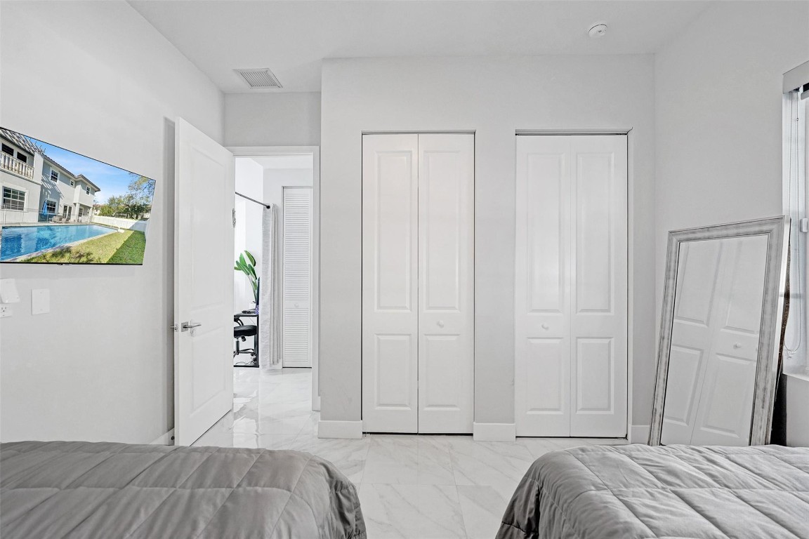 FOREST VIEW ESTATES - Residential Lease