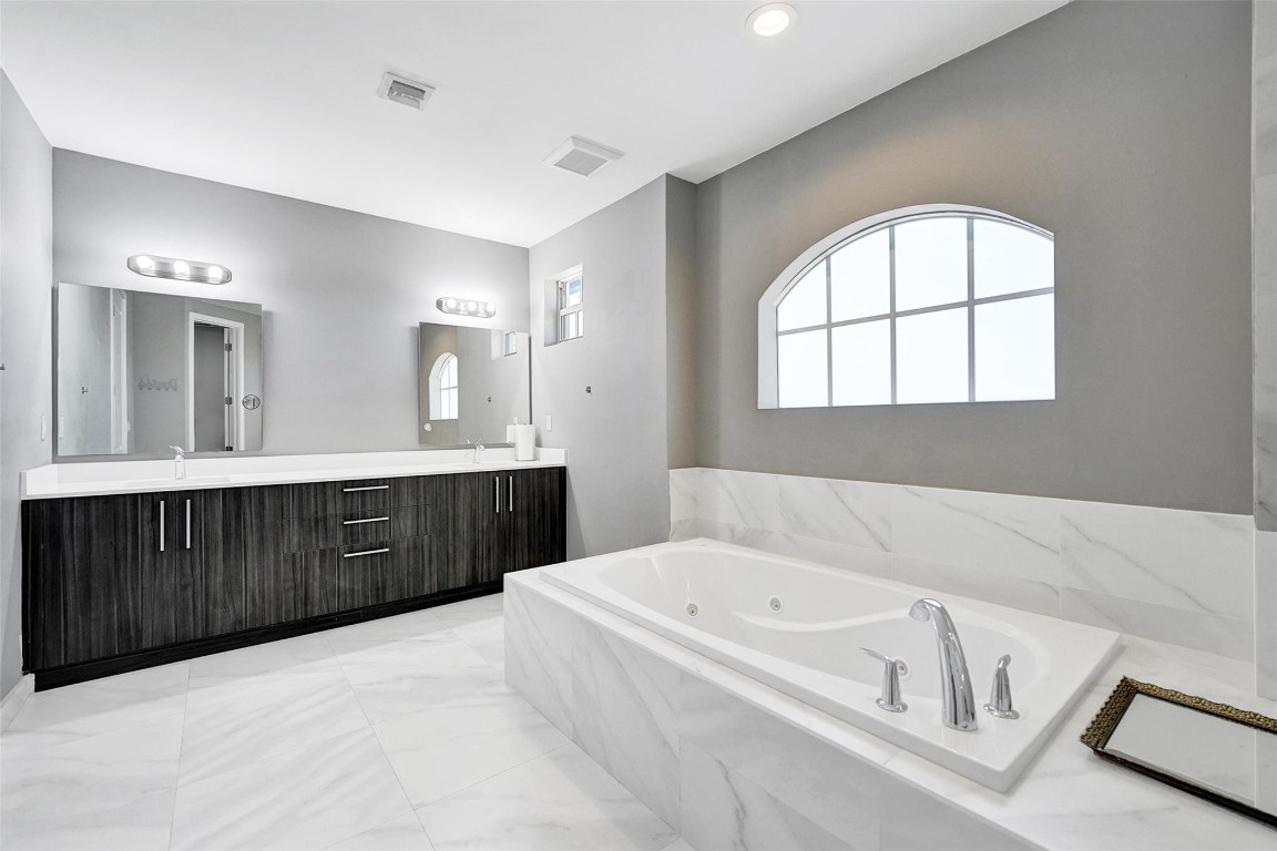 FOREST VIEW ESTATES - Residential Lease