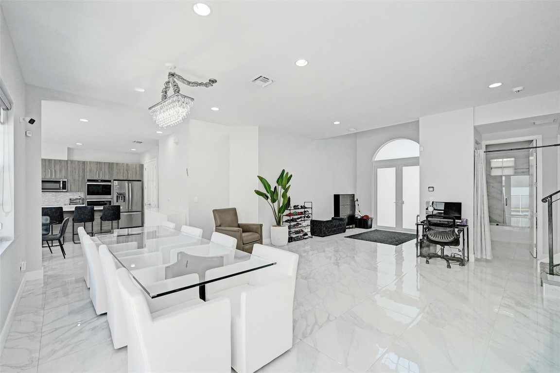FOREST VIEW ESTATES - Residential Lease