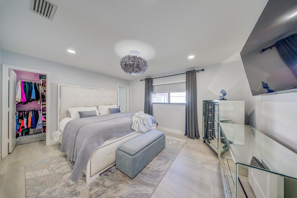 CRYSTAL HEIGHTS - Residential