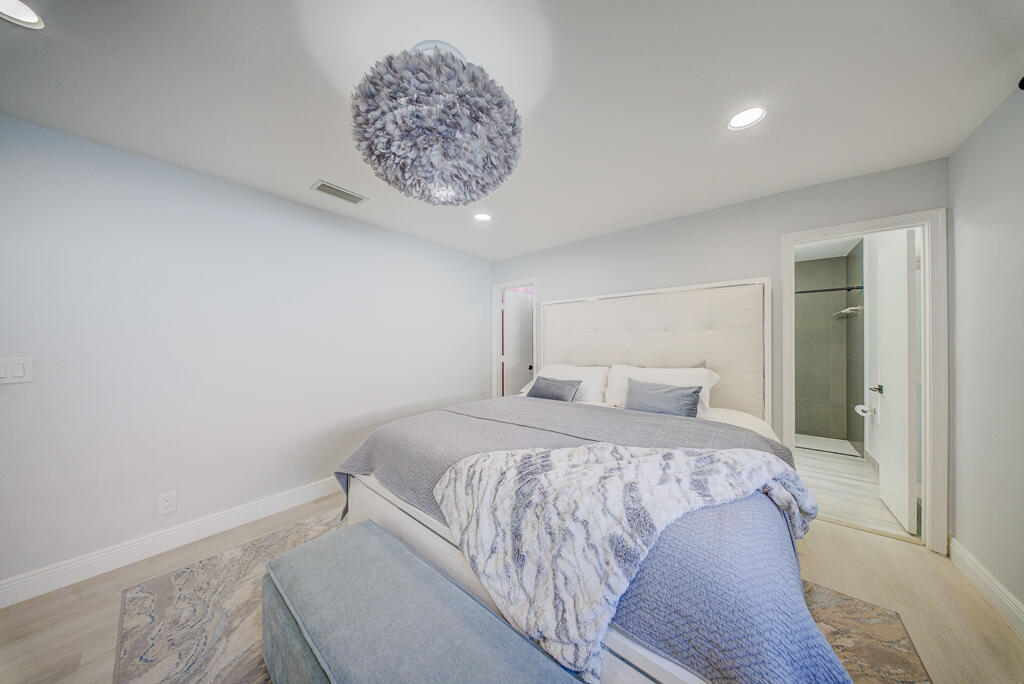 CRYSTAL HEIGHTS - Residential