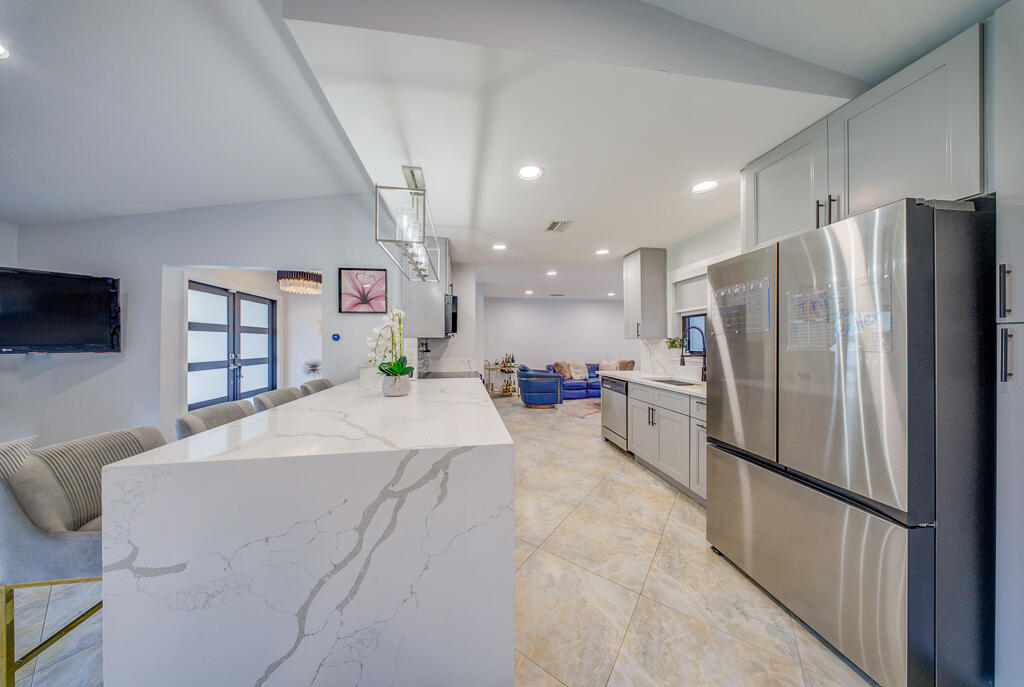 CRYSTAL HEIGHTS - Residential