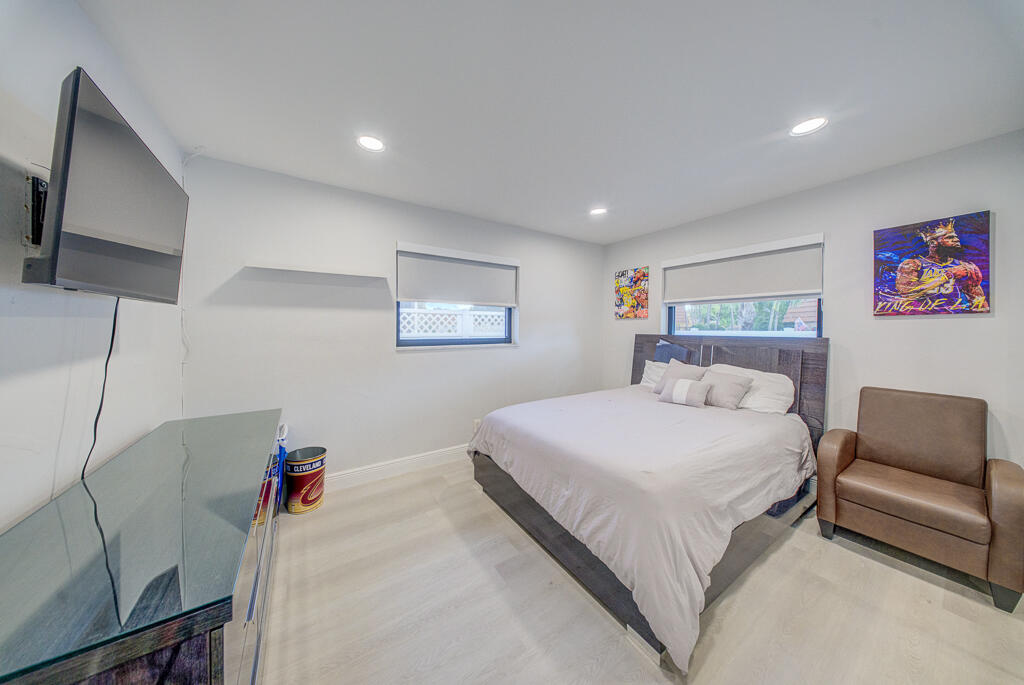 CRYSTAL HEIGHTS - Residential