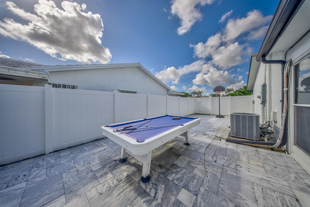 CRYSTAL HEIGHTS - Residential