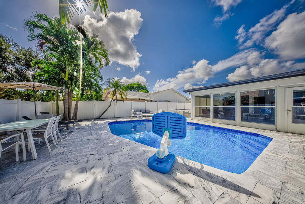 CRYSTAL HEIGHTS - Residential