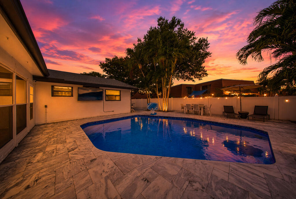 CRYSTAL HEIGHTS - Residential