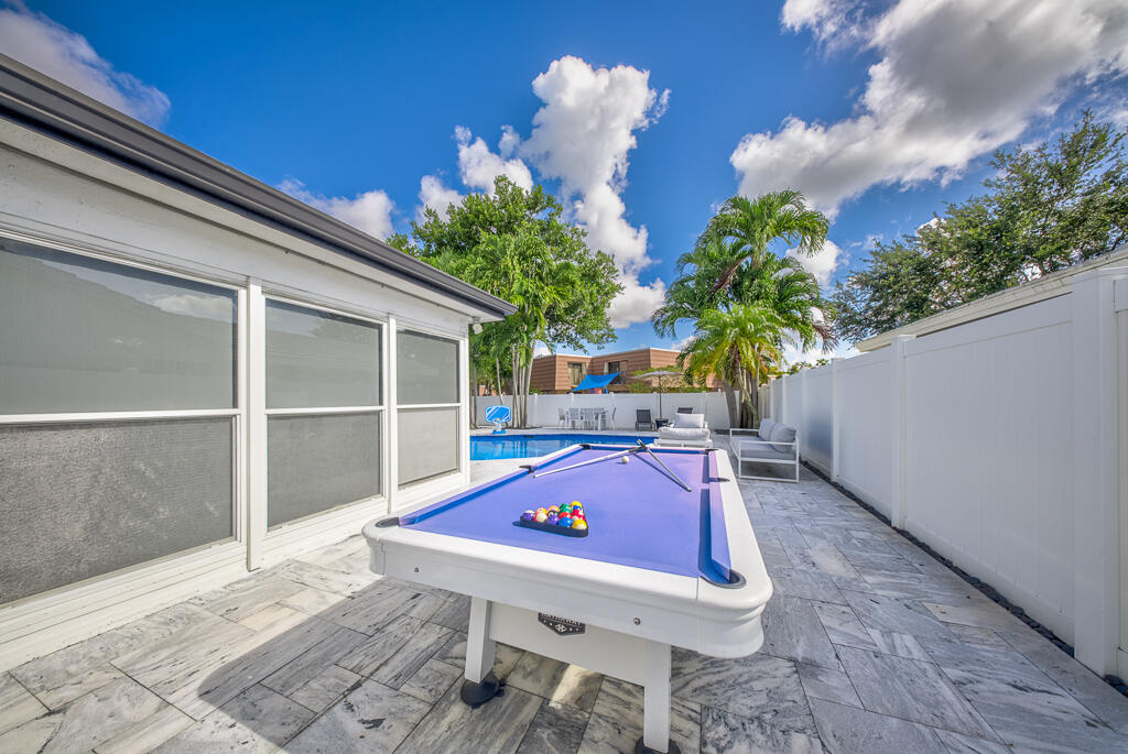 CRYSTAL HEIGHTS - Residential