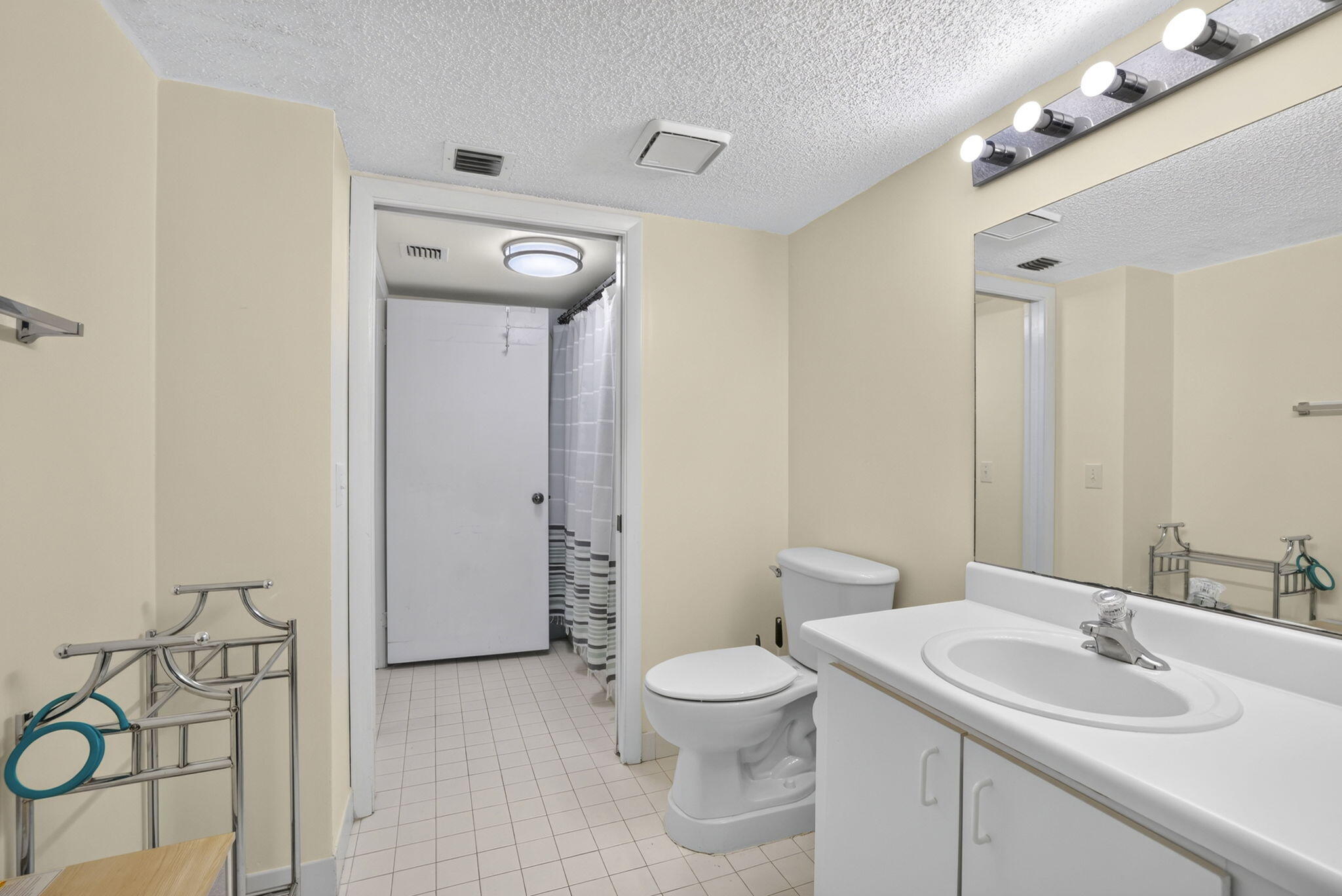 TRENT CONDOMINIUM F - Residential