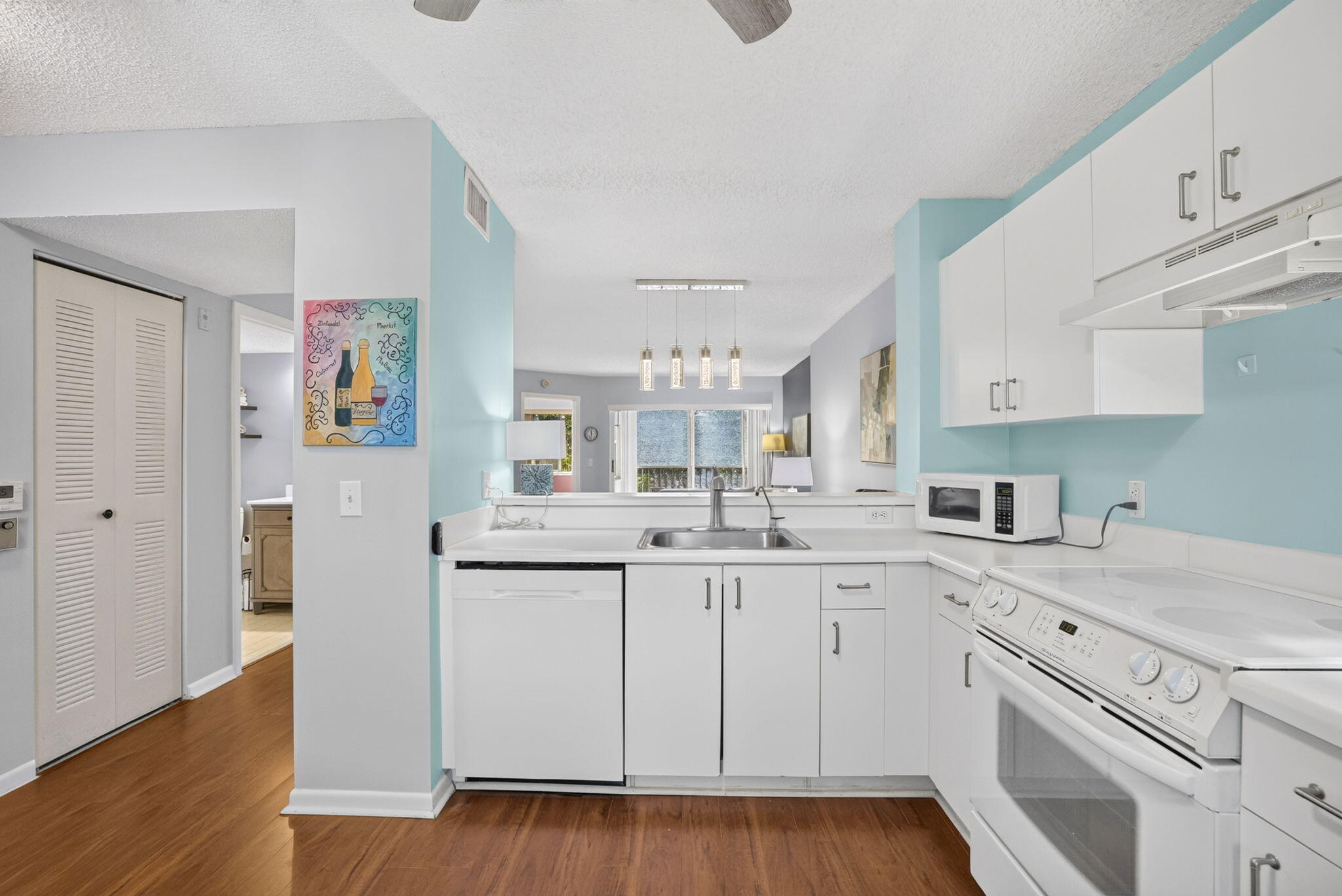 TRENT CONDOMINIUM F - Residential