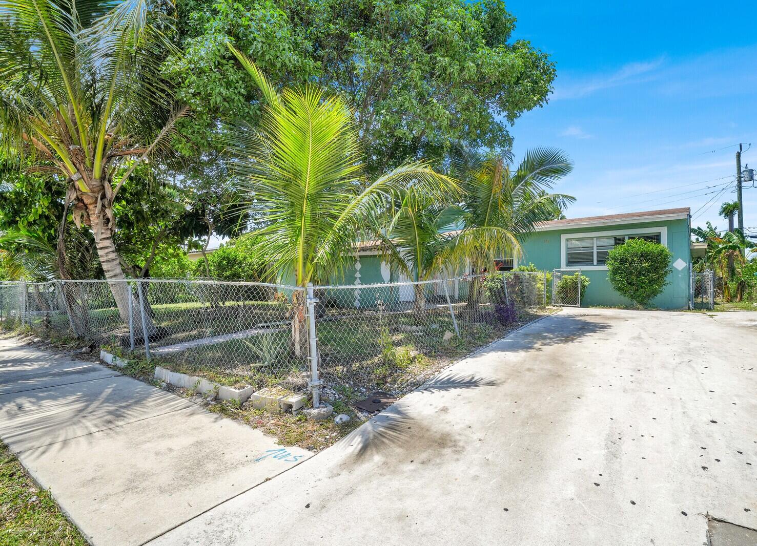 ROLLING GREEN RIDGE 1ST ADD - Residential