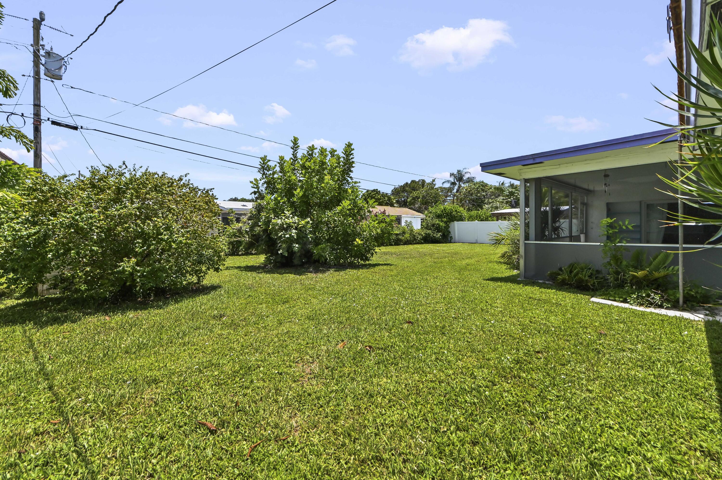 COUNTRY CLUB VILLAGE - Residential