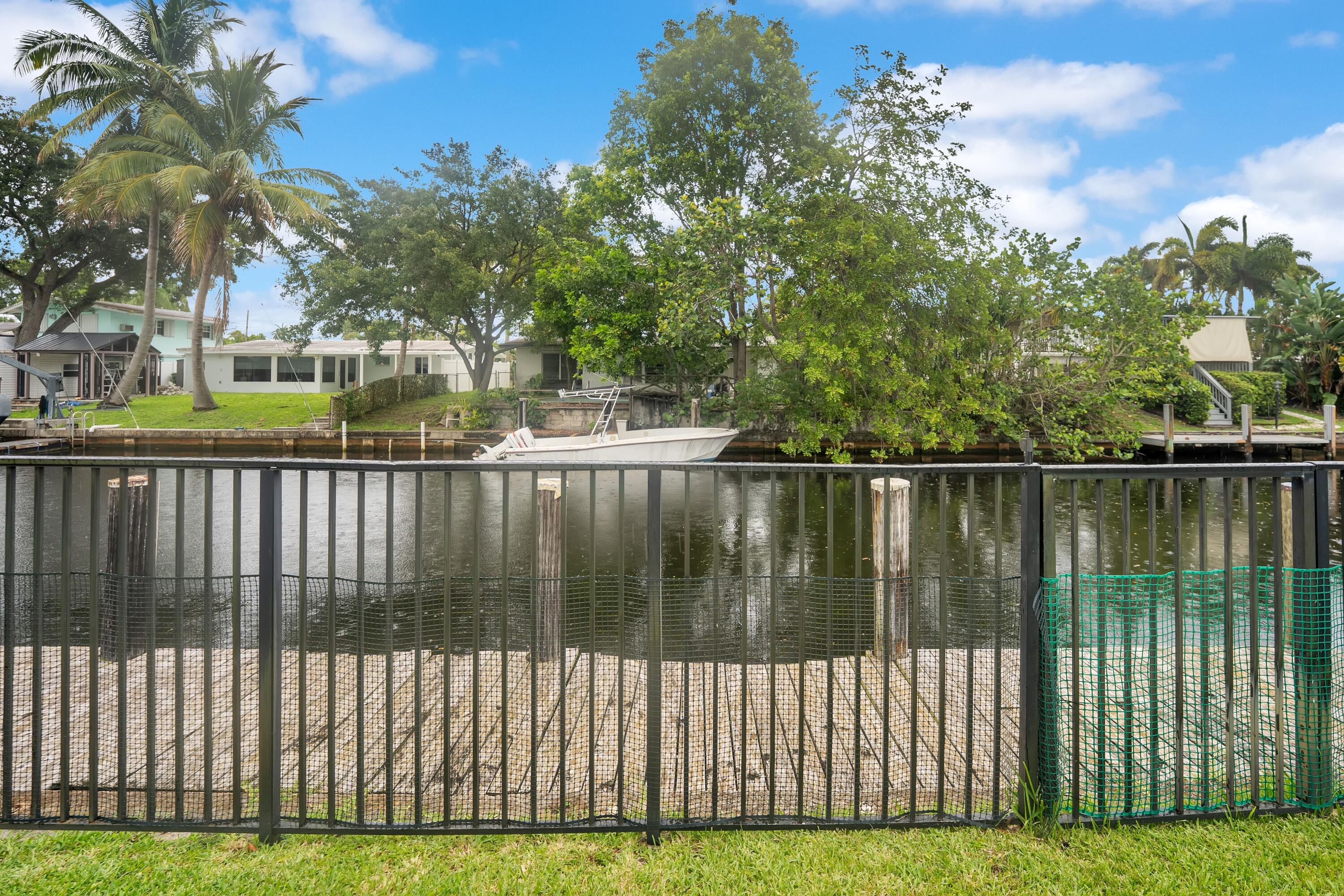 LAUDERDALE ISLES NO 2-BLK 7 - Residential