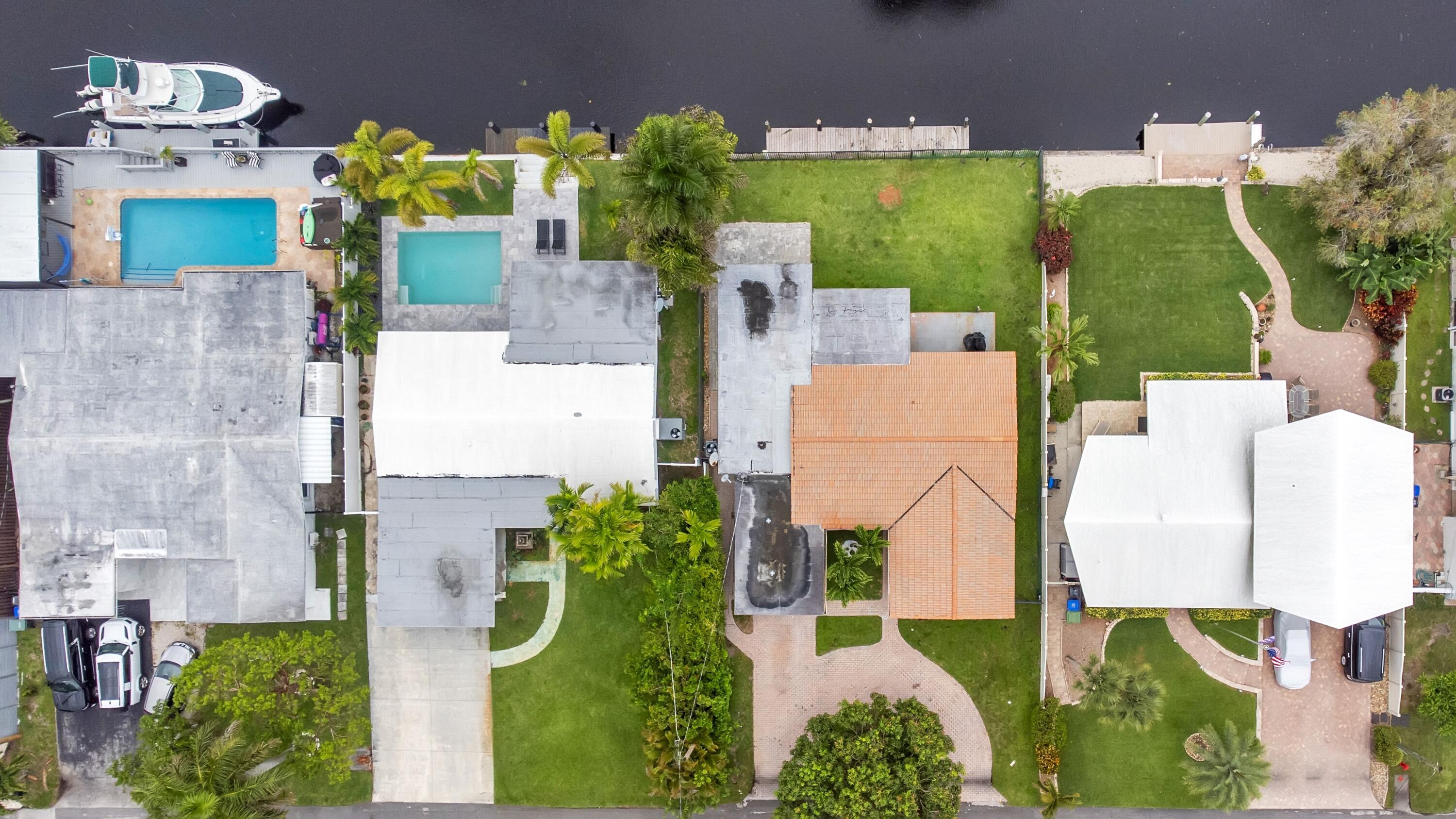 LAUDERDALE ISLES NO 2-BLK 7 - Residential