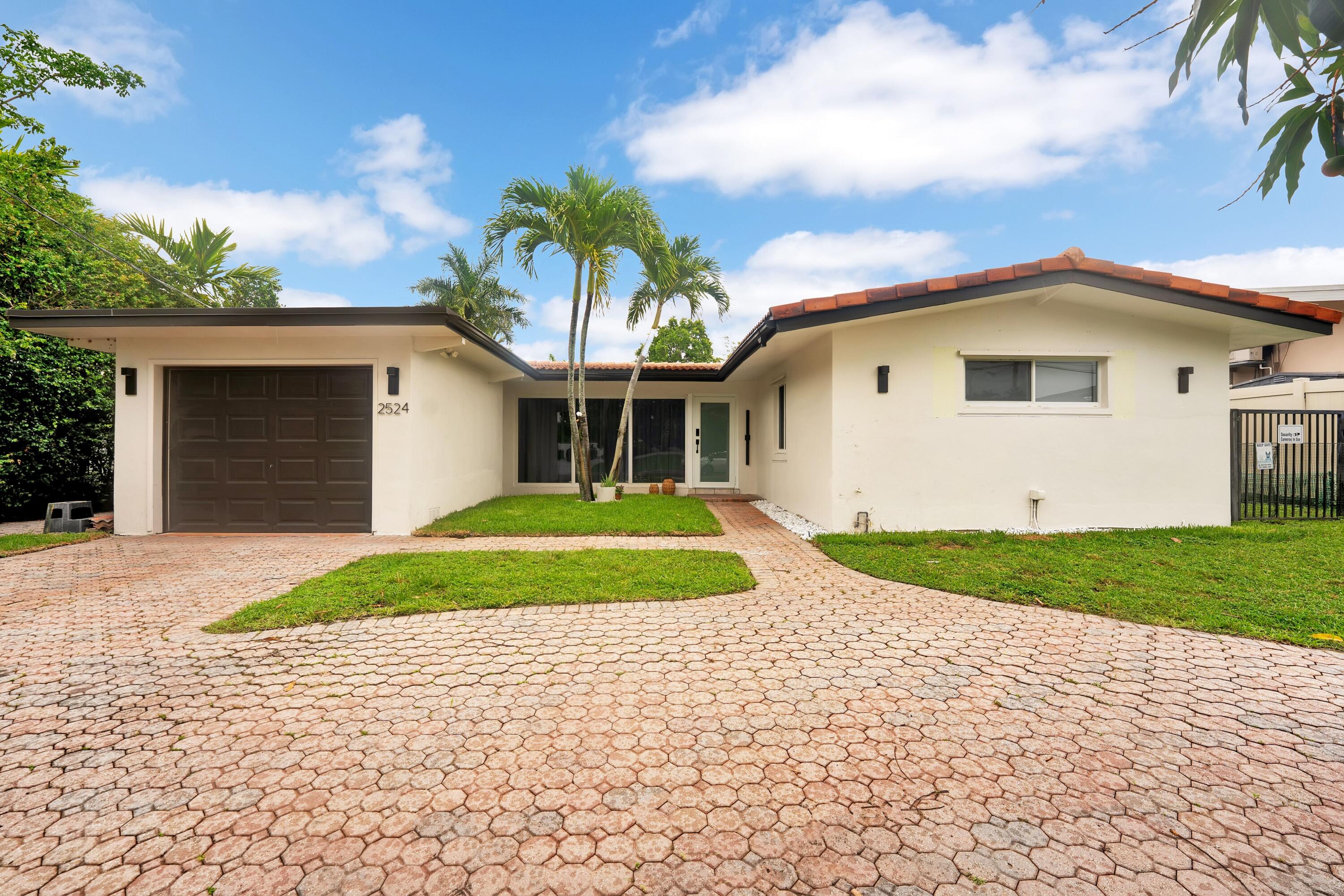 LAUDERDALE ISLES NO 2-BLK 7 - Residential