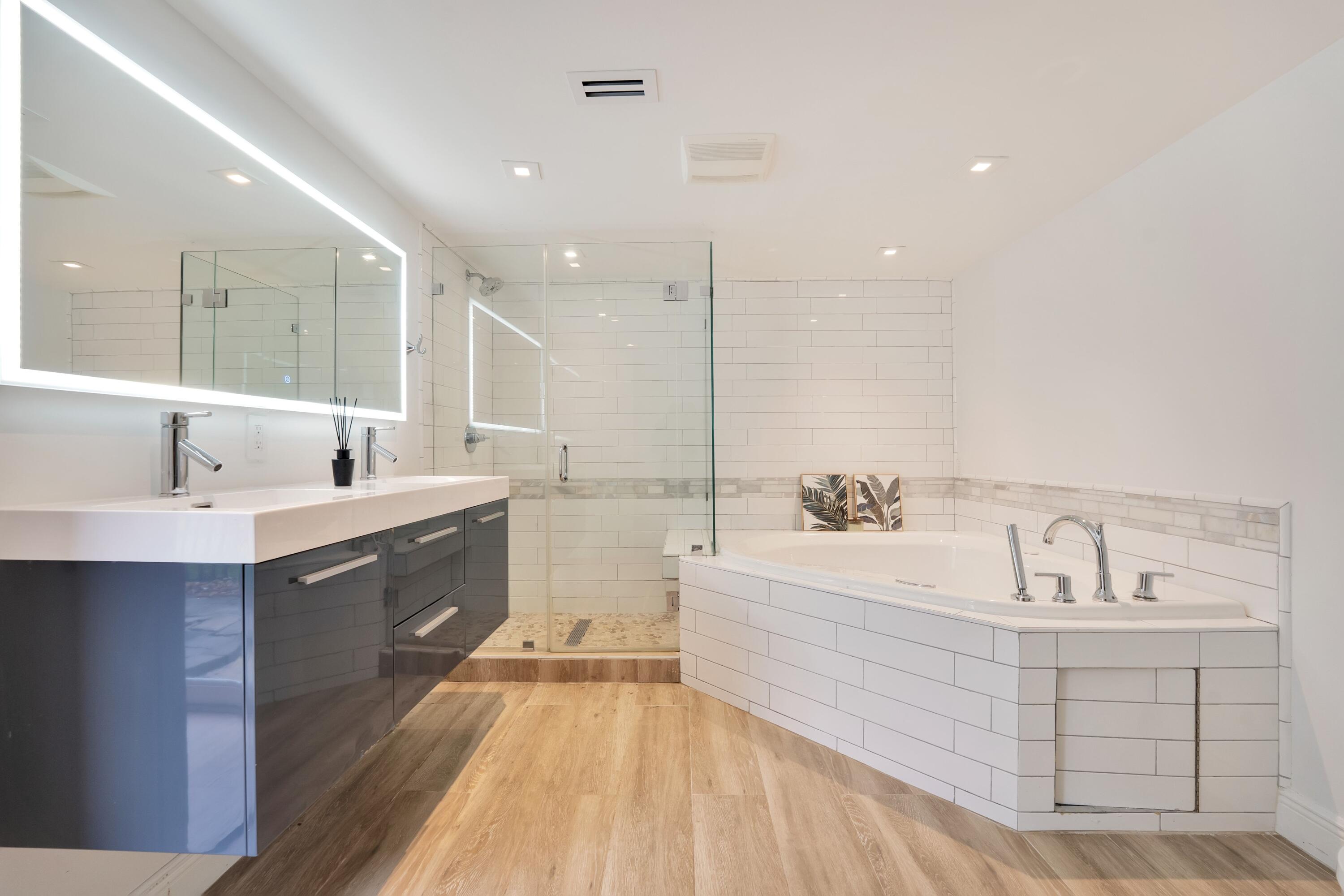 LAUDERDALE ISLES NO 2-BLK 7 - Residential
