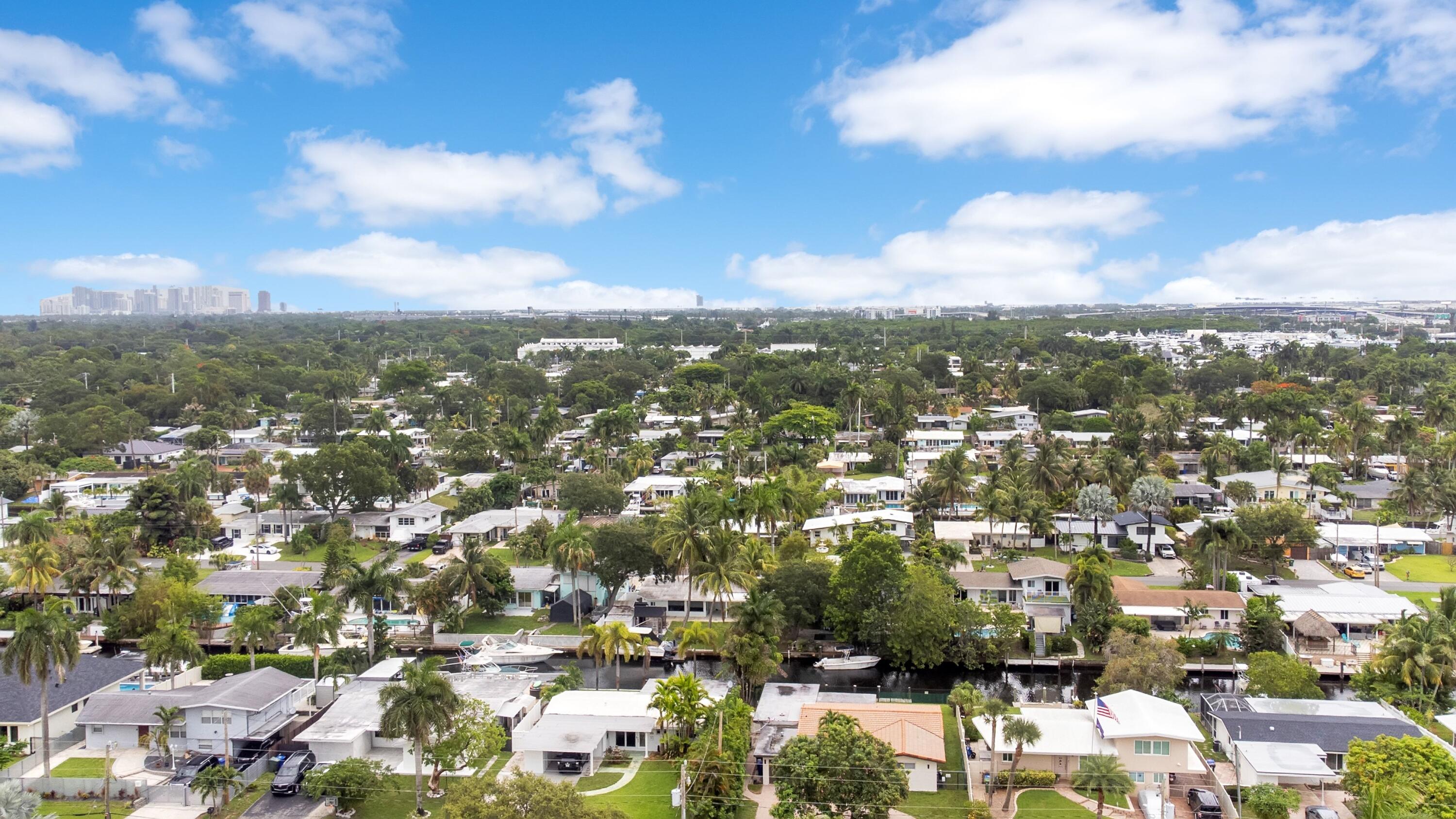 LAUDERDALE ISLES NO 2-BLK 7 - Residential